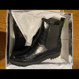 Andre Assous Featherweights Peggy Boots